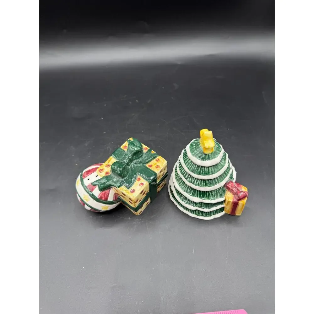 The Seasons Christmas Ceramic Salt & Pepper Shaker Set - Picture 2 of 4